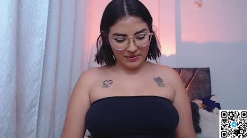 Snapshot of sensual_flame chatting on 25, 12, 2024 Camille and sophie online show from 25, 12, 2024