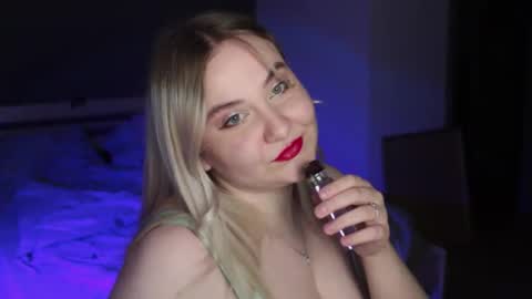 Snapshot of sensual_girrrl chatting on 21, 5, 2026 Ilona online show from 21, 5, 2026