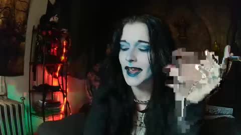 Seraphin Munster online show from 5, 11, 2025