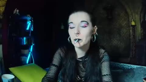 Seraphin Munster online show from 10, 4, 2026