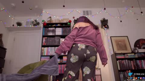 Snapshot of serareads chatting on 9, 12, 2024 SeraReads online show from 9, 12, 2024