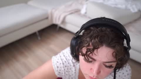 Snapshot of serareads chatting on 17, 9, 2025 SeraReads online show from 17, 9, 2025