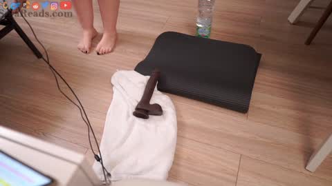 Snapshot of serareads chatting on 11, 10, 2025 SeraReads online show from 11, 10, 2025