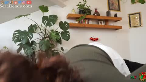 Snapshot of serareads chatting on 22, 12, 2025 SeraReads online show from 22, 12, 2025