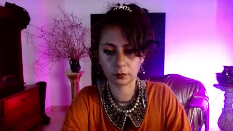 Snapshot of serena_xyz chatting on 7, 10, 2025 Serena Xyz online show from 7, 10, 2025