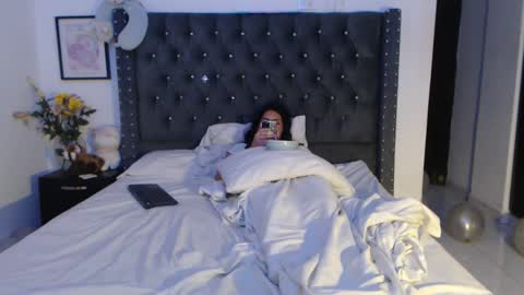 sararoussee online show from 6, 1, 2025