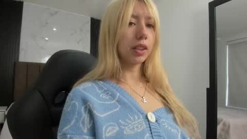 Snapshot of serene_waves chatting on 17, 9, 2025 Serene online show from 17, 9, 2025