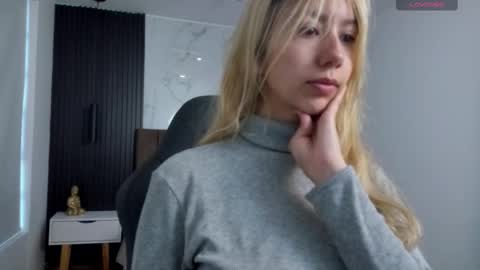 Snapshot of serene_waves chatting on 10, 10, 2025 Serene online show from 10, 10, 2025