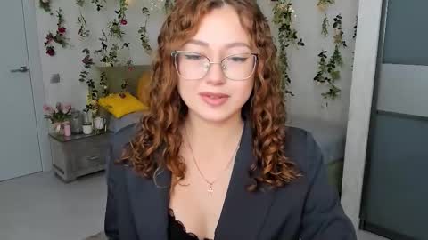 Ophelia online show from 19, 10, 2025