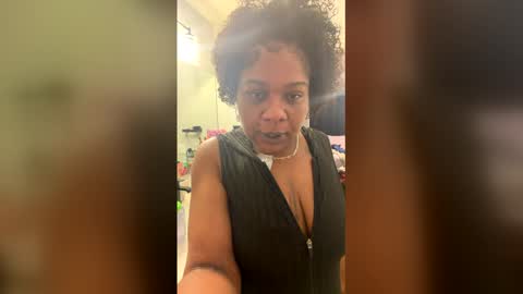 Snapshot of serenity_dayze chatting on 6, 5, 2026 serenity_dayze online show from 6, 5, 2026