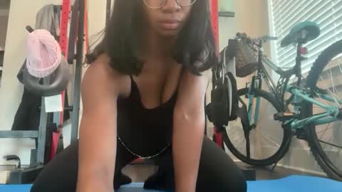 Snapshot of serenitybee chatting on 26, 4, 2026 Serenity Bee online show from 26, 4, 2026