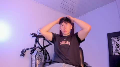 Snapshot of setsuna_10 chatting on 8, 11, 2025 david online show from 8, 11, 2025