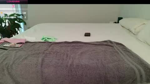 Snapshot of sex_fiendz chatting on 13, 6, 2026 Violet online show from 13, 6, 2026