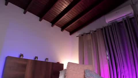 Snapshot of sexicanela99 chatting on 26, 2, 2025 ... Camila ... online show from 26, 2, 2025
