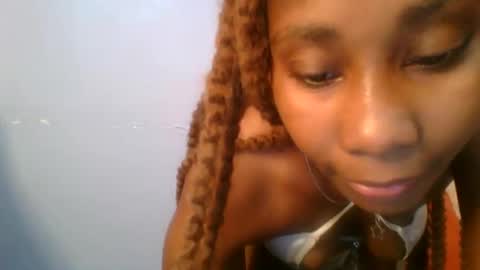 Maggie online show from 2, 2, 2025