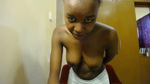 Snapshot of sexie_desire chatting on 5, 4, 2026 Mari online show from 5, 4, 2026