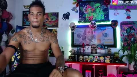 Snapshot of sexo_aharon chatting on 5, 4, 2026 Aharon ravelo online show from 5, 4, 2026