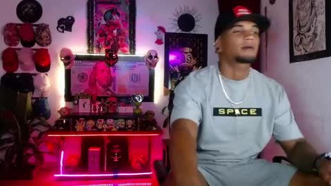 Snapshot of sexo_aharon chatting on 4, 6, 2026 Aharon ravelo online show from 4, 6, 2026