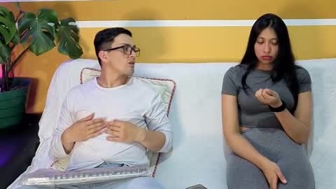 KhidaMilo online show from 5, 11, 2025