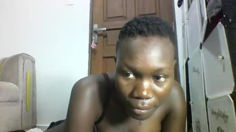 Snapshot of sexqueen02 chatting on 16, 9, 2025 sexqueen02 online show from 16, 9, 2025