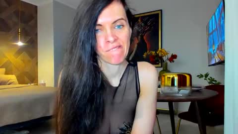 sexqueen1111 online show from 5, 12, 2025