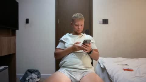 Snapshot of sexual_sbotage chatting on 14, 6, 2026 Max Leman online show from 14, 6, 2026