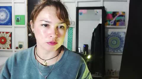 Snapshot of sexwwoman chatting on 27, 10, 2025 CHIARA online show from 27, 10, 2025