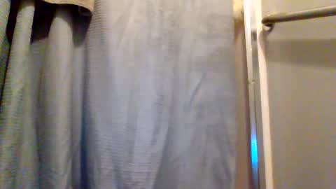 Snapshot of sexxileeah42o chatting on 8, 3, 2026 Leeah CloudZzz online show from 8, 3, 2026