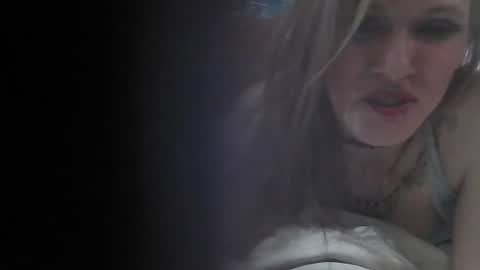 Snapshot of sexxileeah42o chatting on 11, 4, 2026 Leeah CloudZzz online show from 11, 4, 2026
