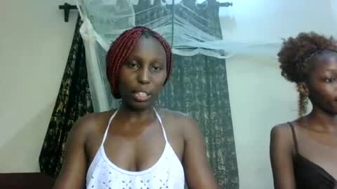 Snapshot of sexxy_melmine chatting on 15, 5, 2026 Dolly online show from 15, 5, 2026