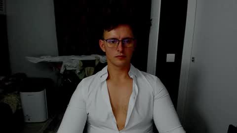 Sexxymuscles4U online show from 6, 11, 2025