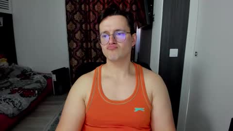 Sexxymuscles4U online show from 1, 3, 2026