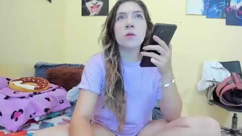 Snapshot of sexy_blondes_ chatting on 24, 2, 2026 sexy_blondes_ online show from 24, 2, 2026