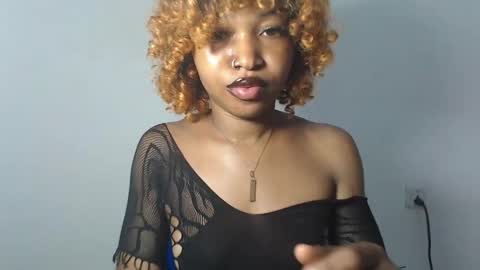 sexy_bluey247 online show from 16, 4, 2026