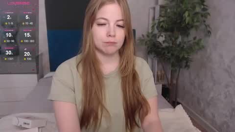 Snapshot of sexy_jenny18 chatting on 23, 5, 2026 Jennifer online show from 23, 5, 2026