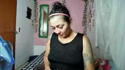 Snapshot of sexy_lolas chatting on 21, 9, 2025 sexy lolas online show from 21, 9, 2025