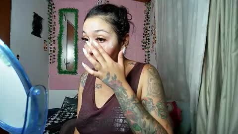 Snapshot of sexy_lolas chatting on 29, 9, 2025 sexy lolas online show from 29, 9, 2025