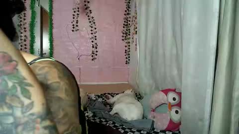 Snapshot of sexy_lolas chatting on 8, 10, 2025 sexy lolas online show from 8, 10, 2025