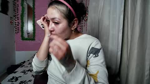 Snapshot of sexy_lolas chatting on 11, 11, 2025 sexy lolas online show from 11, 11, 2025