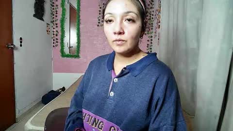 Snapshot of sexy_lolas chatting on 20, 11, 2025 sexy lolas online show from 20, 11, 2025