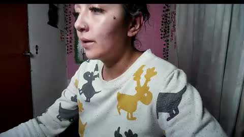 Snapshot of sexy_lolas chatting on 4, 12, 2025 sexy lolas online show from 4, 12, 2025