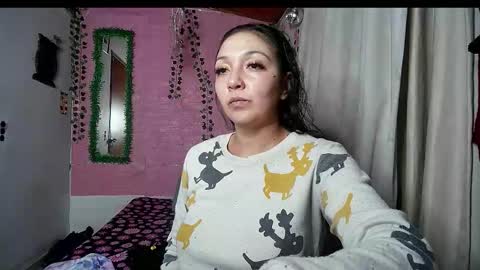 Snapshot of sexy_lolas chatting on 5, 12, 2025 sexy lolas online show from 5, 12, 2025