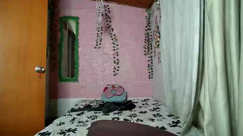 Snapshot of sexy_lolas chatting on 15, 1, 2026 sexy lolas online show from 15, 1, 2026