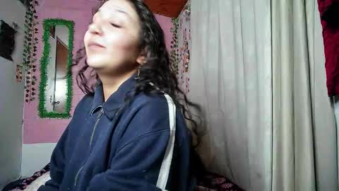 Snapshot of sexy_lolas chatting on 14, 3, 2026 sexy lolas online show from 14, 3, 2026