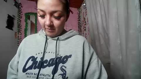 Snapshot of sexy_lolas chatting on 23, 6, 2026 sexy lolas online show from 23, 6, 2026