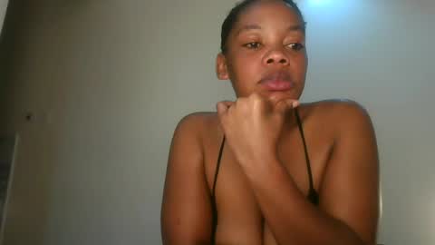 Snapshot of sexy_lyna chatting on 10, 7, 2026 sexy_lyna online show from 10, 7, 2026