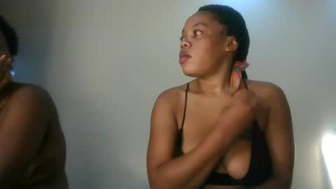 Snapshot of sexy_lyna chatting on 12, 7, 2026 sexy_lyna online show from 12, 7, 2026