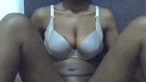Snapshot of sexy_peach4 chatting on 19, 6, 2026 sexy_peach4 online show from 19, 6, 2026