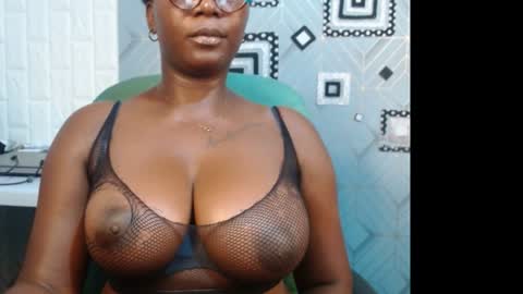 Snapshot of sexy_pearl12 chatting on 9, 12, 2024 zoe online show from 9, 12, 2024