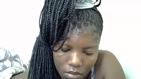 Snapshot of sexy_yello chatting on 13, 10, 2025 Bantu girl online show from 13, 10, 2025